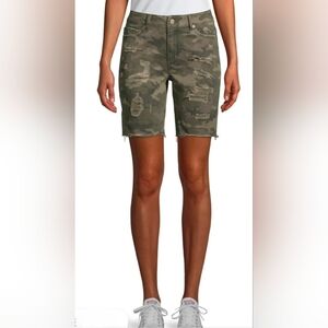 No Boundaries Women's Camo Distressed Denim Bermuda Shorts Juniors Size 19